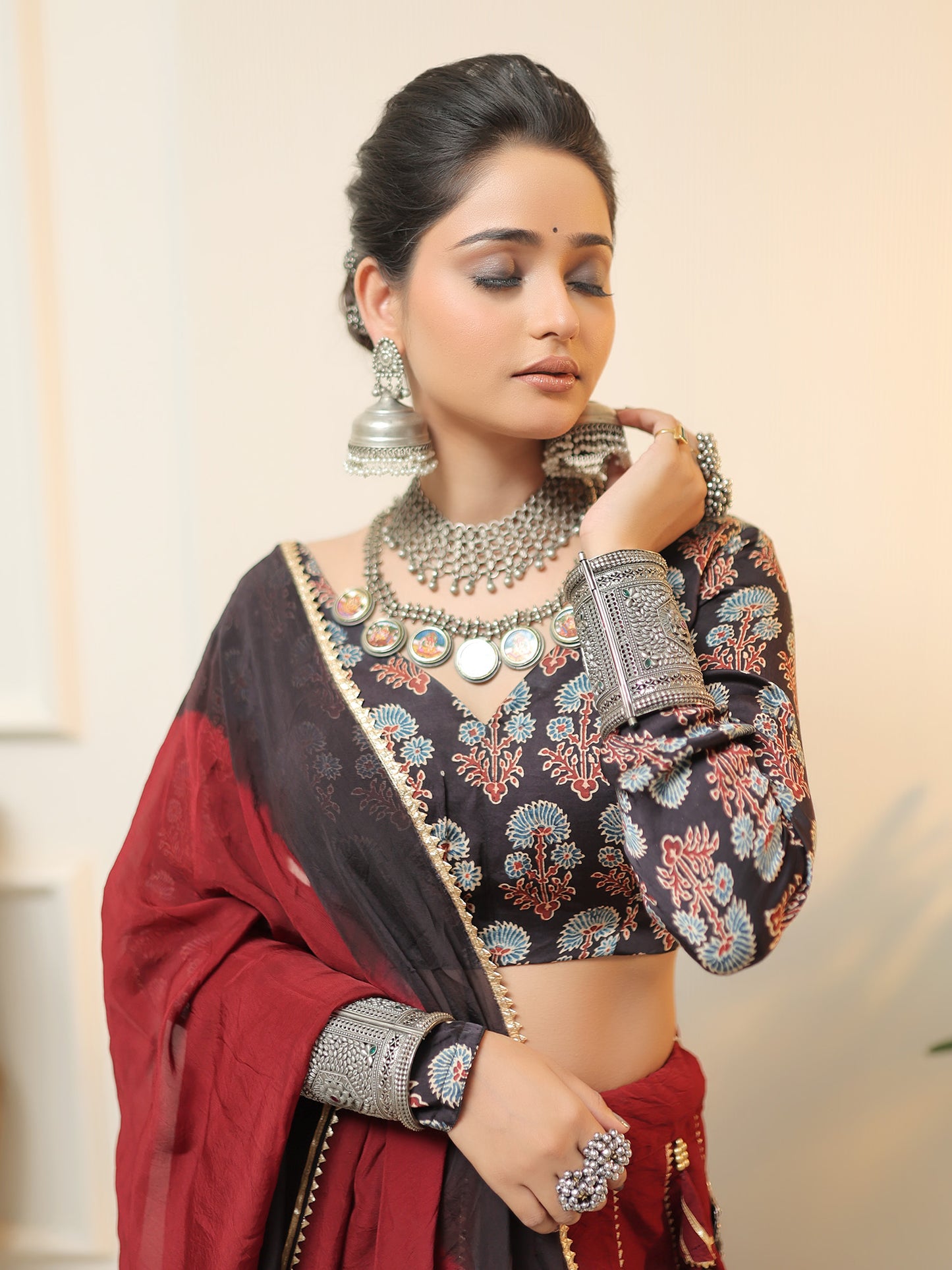Dvija Lehenga