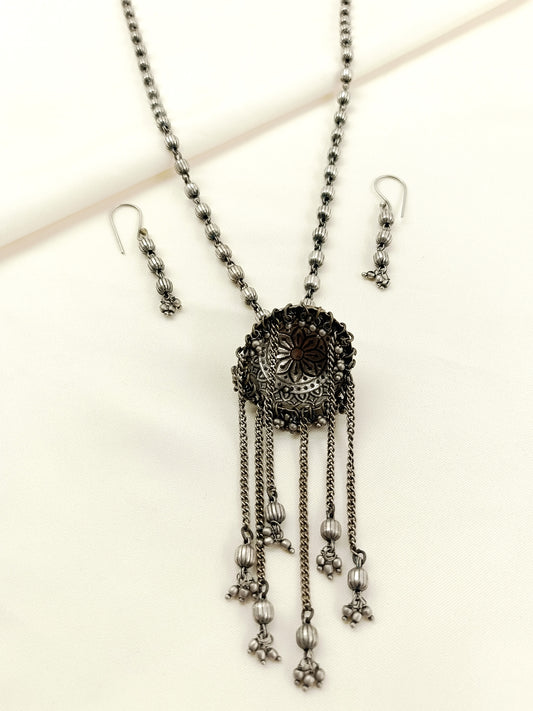 Misha Plain Oxidized Pendant Set