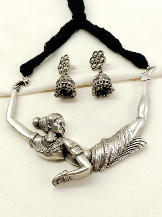 Niddhi Plain Oxidized Choker Set