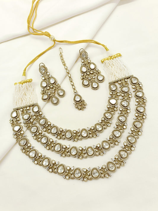 Kaumolika White Victorian Set