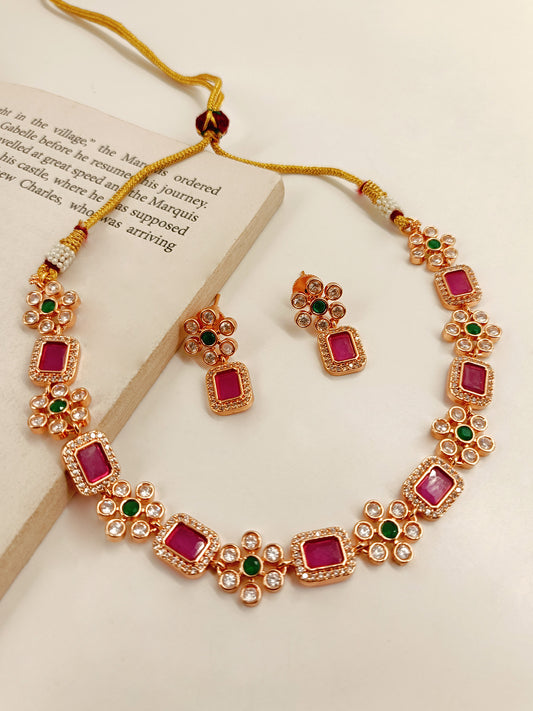 Saoirse R & G Antique Necklace Set