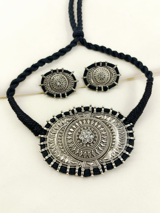 Karuna White Oxidized Choker Set