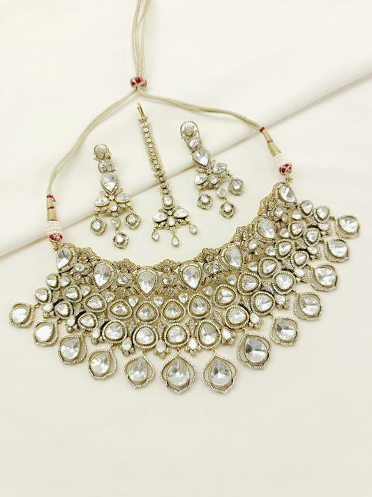 Geetanjali White Victorian Set