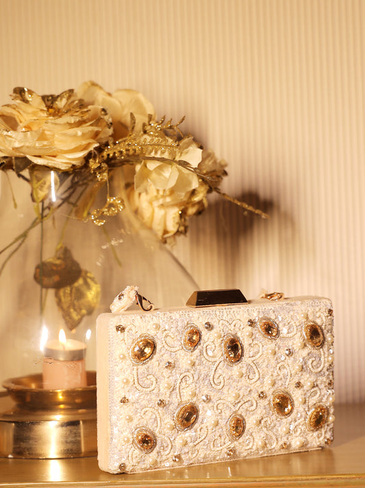 Anpurna White Evening Clutch
