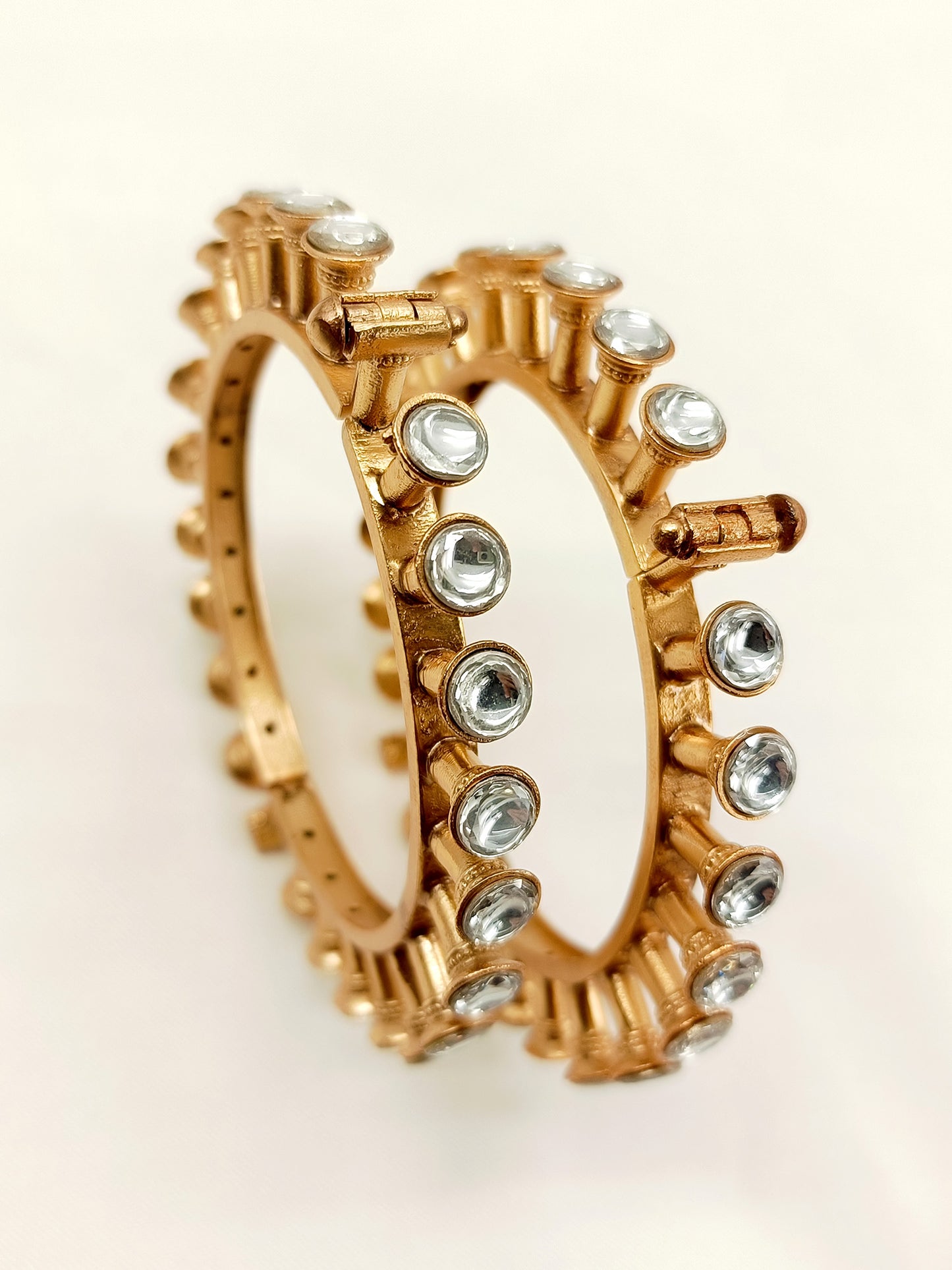 Kaaviya White Kundan Bangle Set Of 2