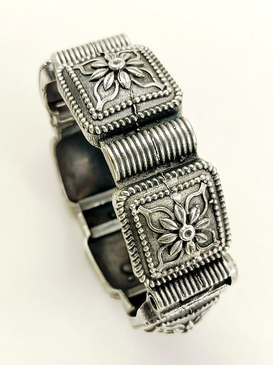 Tarini Plain Oxidized Kada