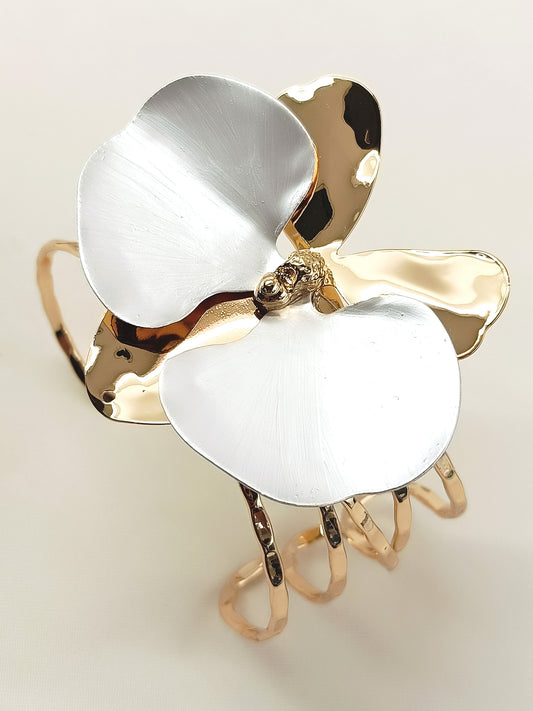 Rehanshi Golden Western Bracelet