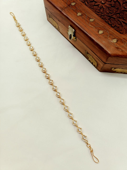 Karnika White Kundan Sheeshpatti