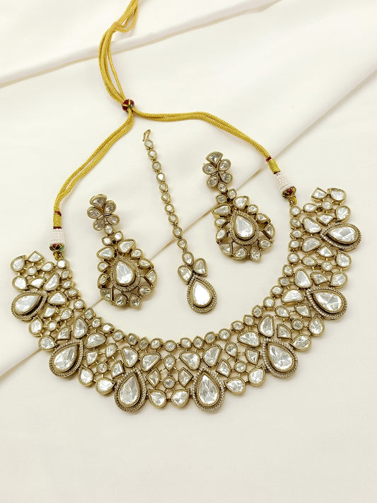 Gurpreet White Victorian Set