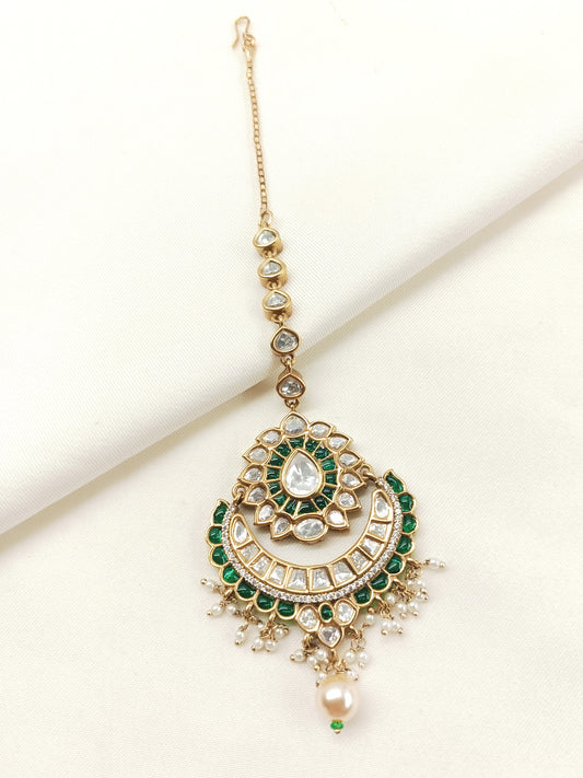 Madhushi Green Kundan Teeka