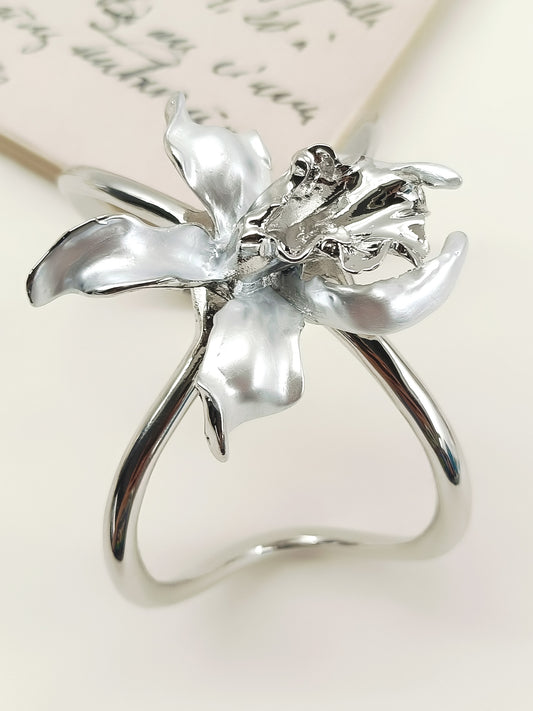 Vrishti Silver Western Bracelet