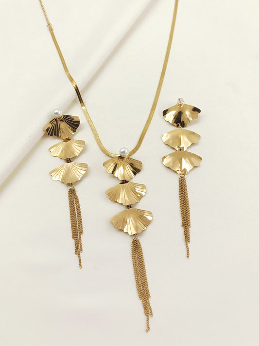Maysha Golden Western Necklace Set