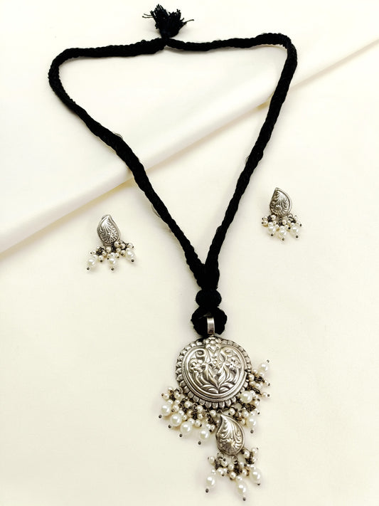 Parvansh Black Men's Necklace Set
