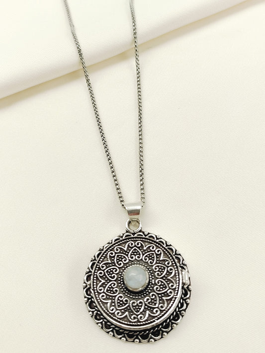 Chiraj Silver Men's Neckpiece