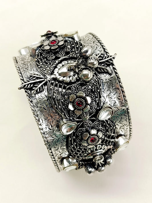 Enya R&W Oxidized Bracelet