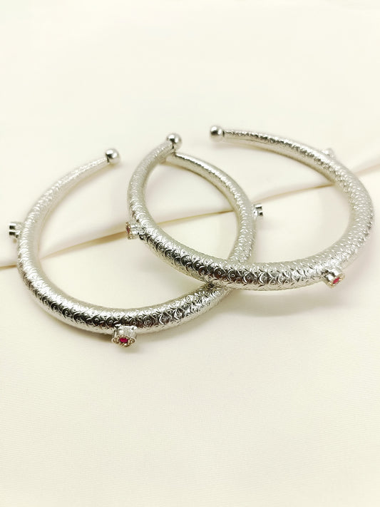 Sobhita Ruby Hasli Styled Oxidized Anklet