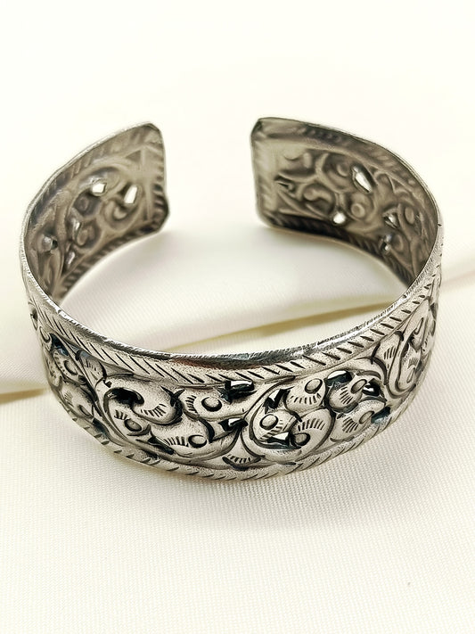 Nayana Plain Oxidized Bracelet