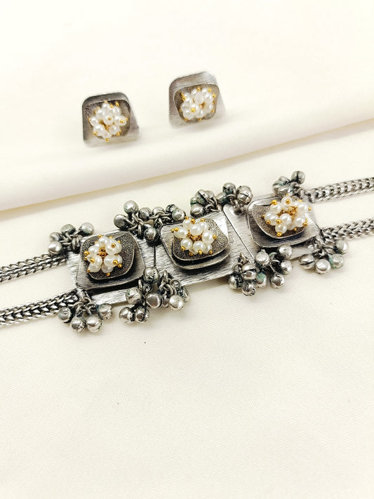 Vineeta White Pearl Oxidized Choker Set