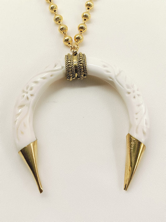 Rubyy White Bone Neckpiece