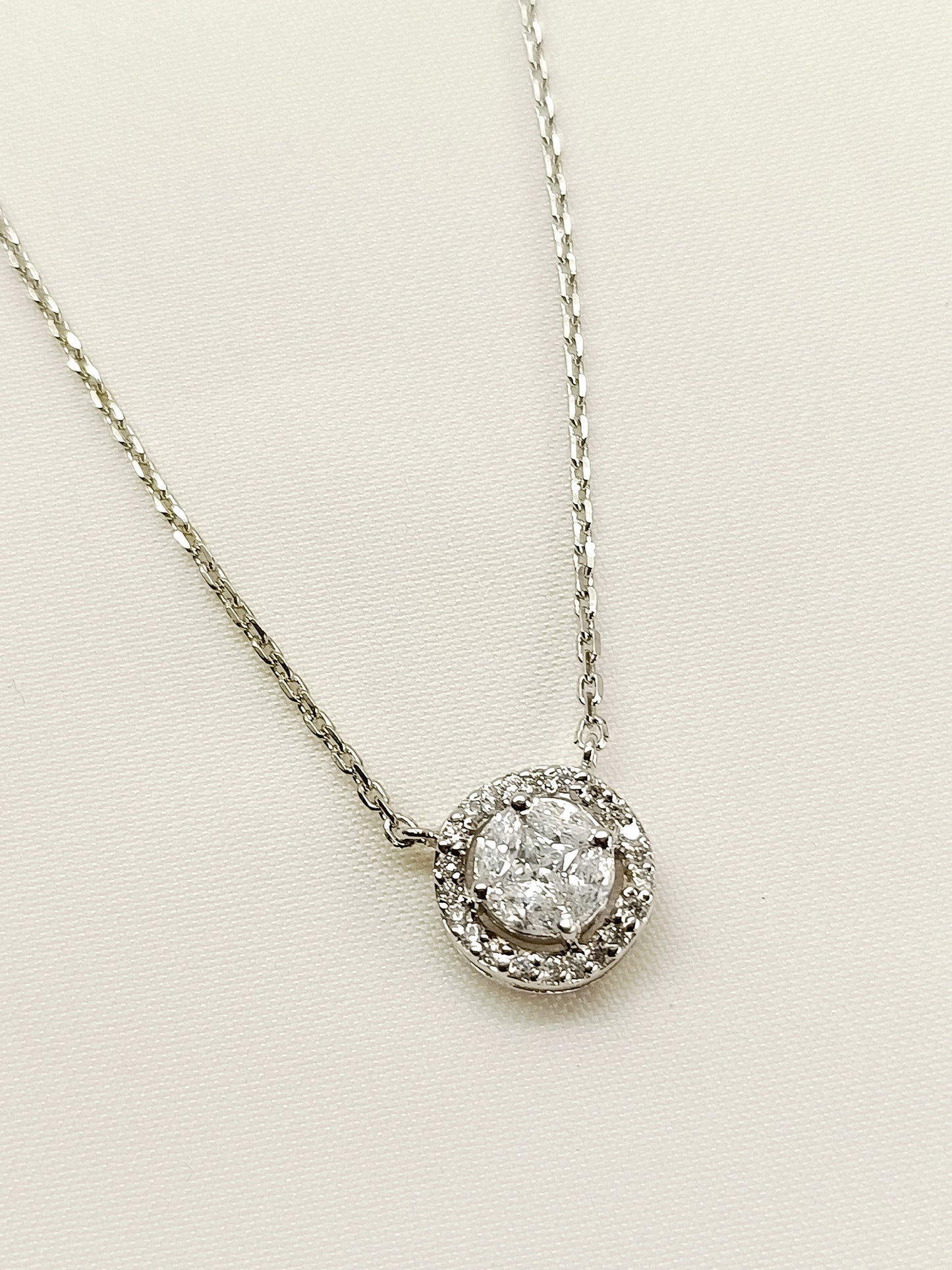 Zaahira 92.5 Silver Swarovski Stone Pendal