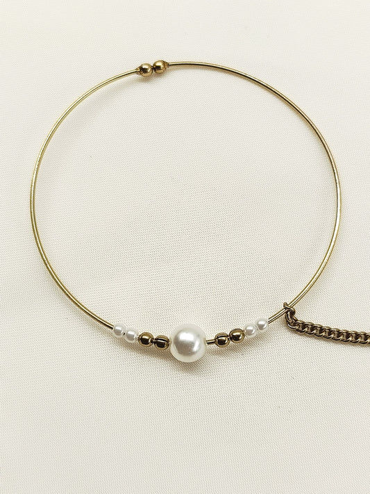 Riyanshika White Pearl Antique Nath