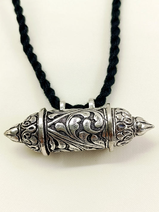 Pravik Black Oxidized Tabiz Men's Neckpiece