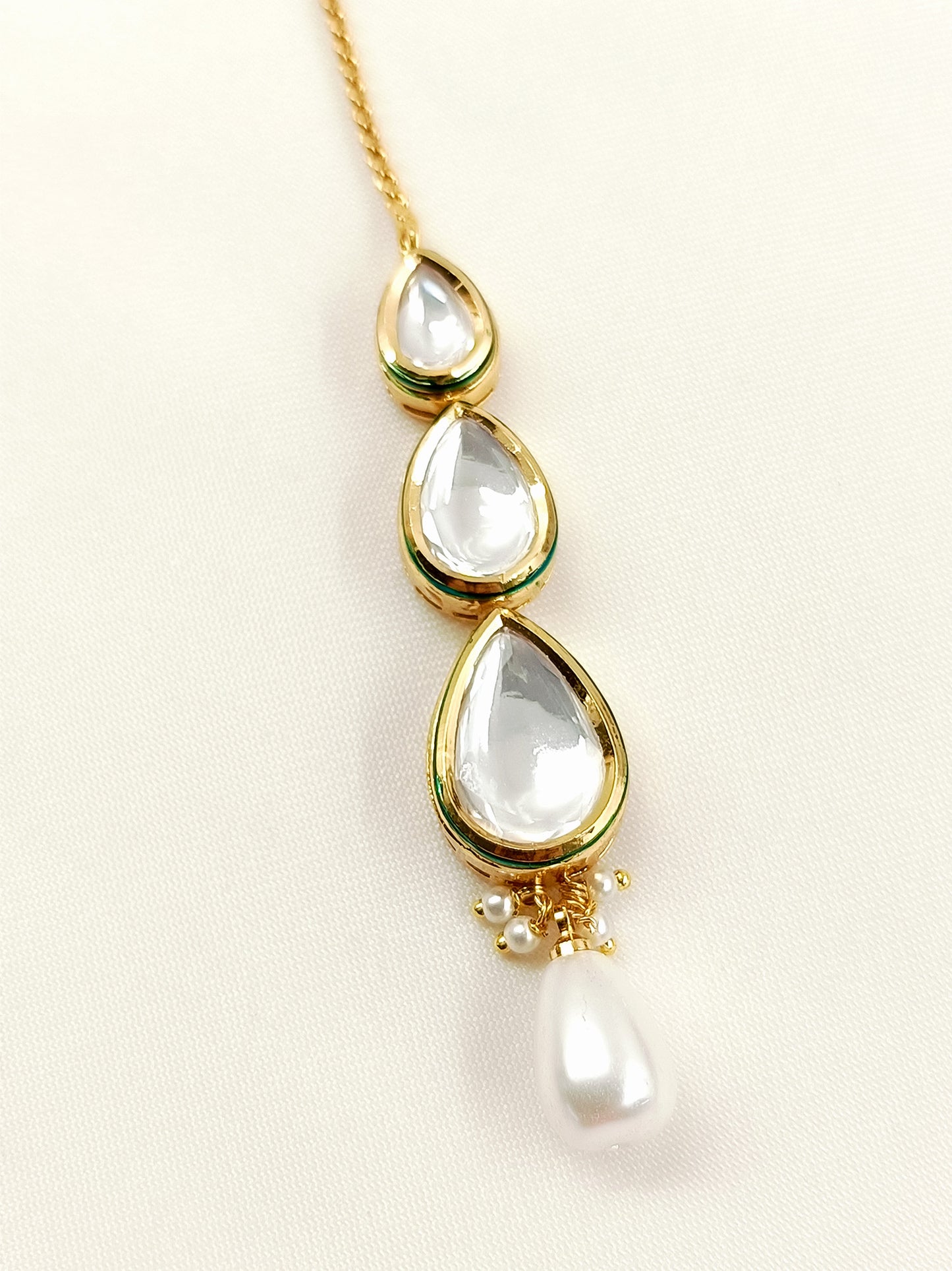 Devashri White Pearl Kundan Teeka