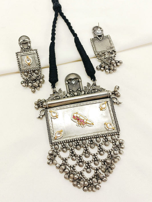 Joshita Red Oxidized Pendant Set