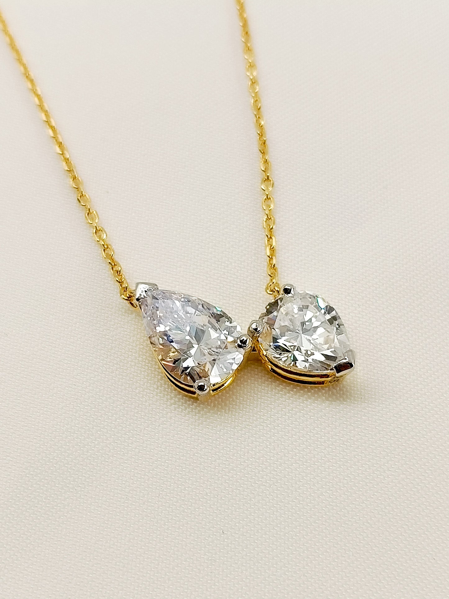 Ada 92.5 Silver Swarovski Stone Pendal