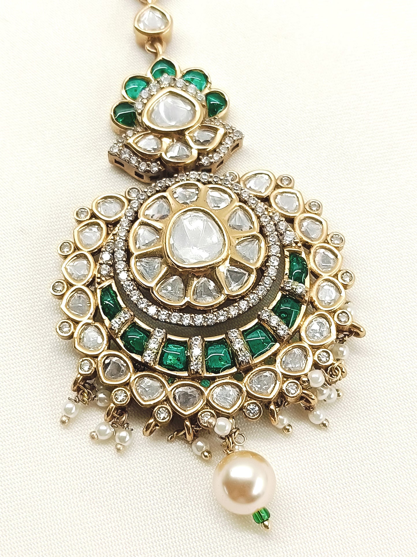 Kareena Green Kundan Teeka
