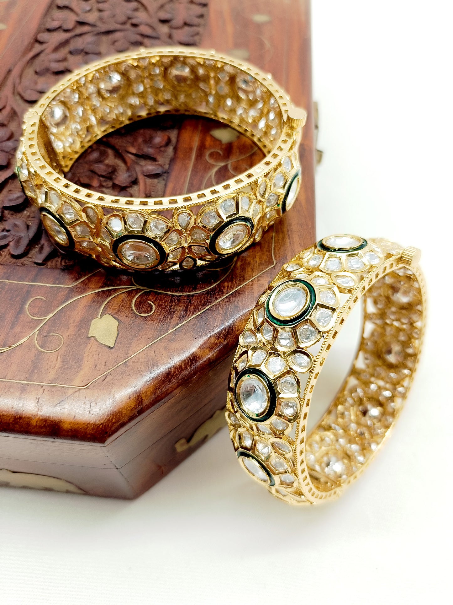 Panky White Kundan Bangle
