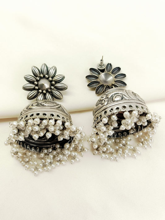 Akushi Plain Oxidized Floral Jhumki
