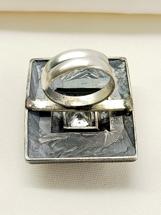 Anzlehika White Oxidized Finger Ring