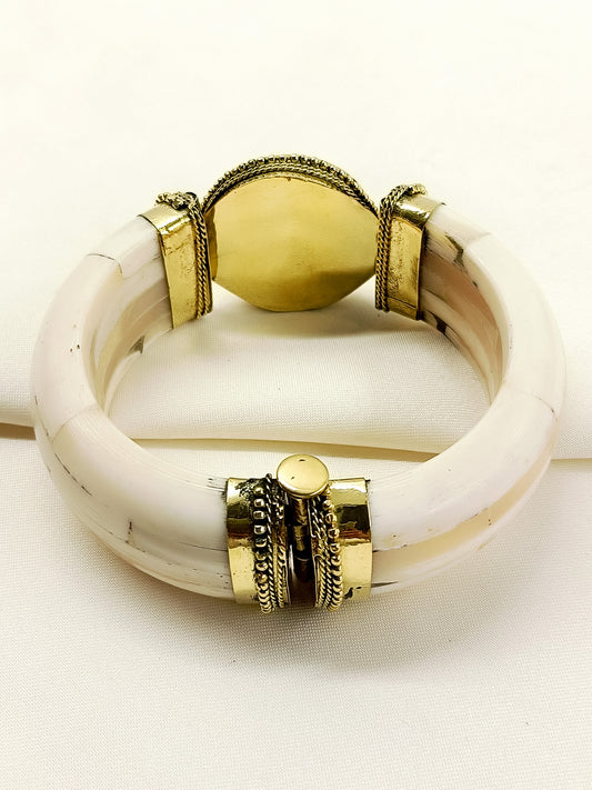 Idhik Men’s Royal Black Onyx Stone Tribal Bone Bracelet