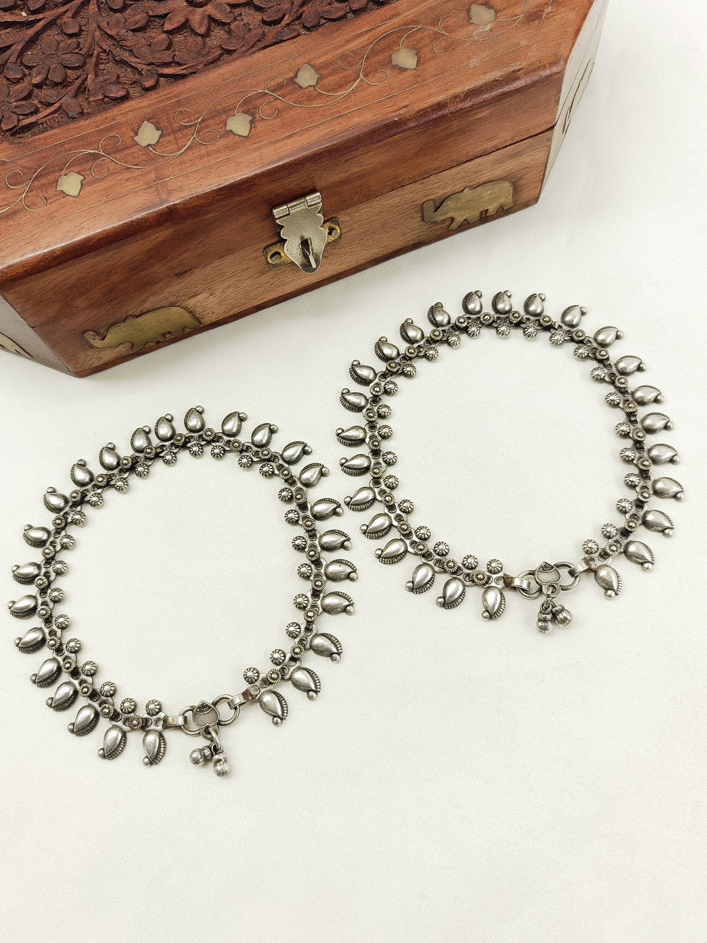 Risha Delicate Oxidized Silver Anklet