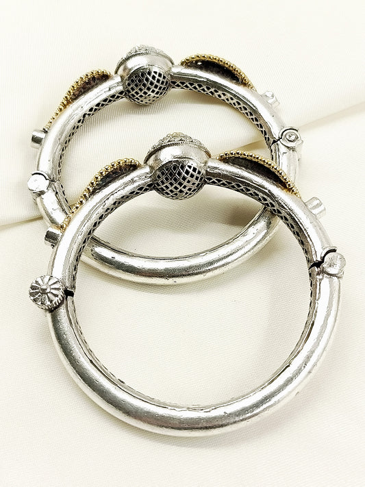 Yajide White Oxidized Bangles