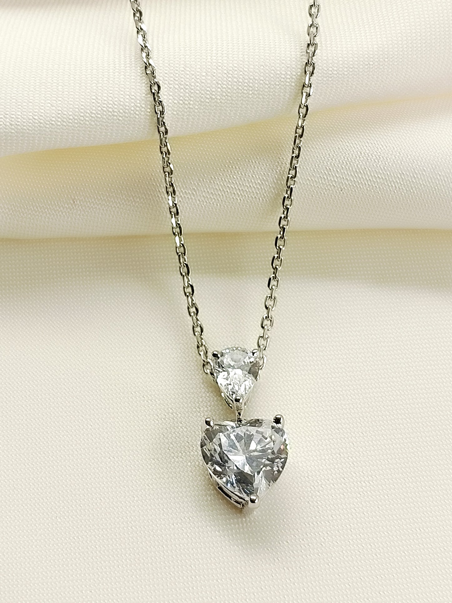 Kanishka 92.5 Silver Swarovski Stone Pendal
