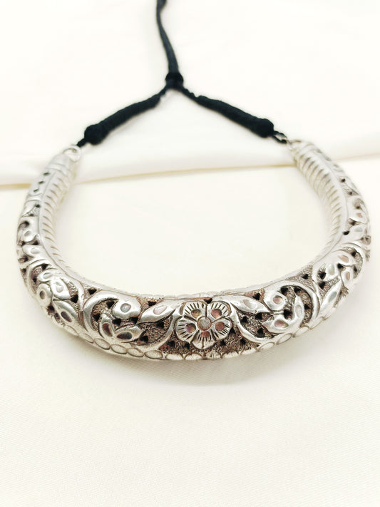 Ishira Plain Oxidized Neckpiece