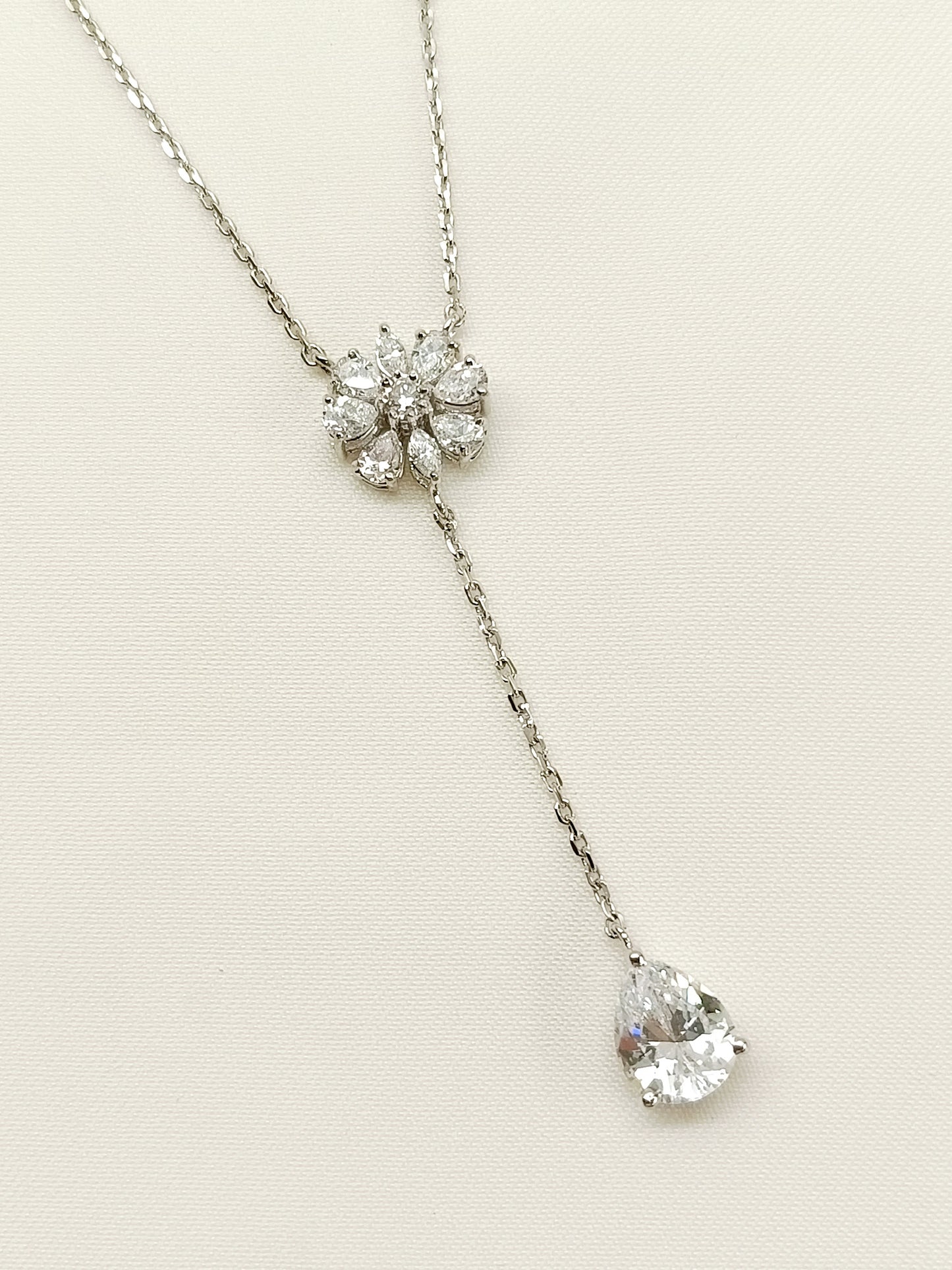 Amelia 92.5 Silver Swarovski Stone Pendal