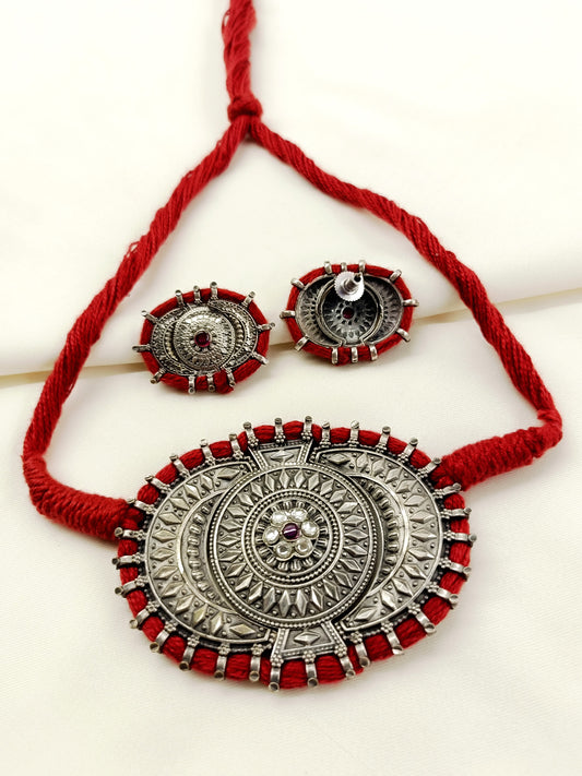 Draupadi White Oxidized Choker Set