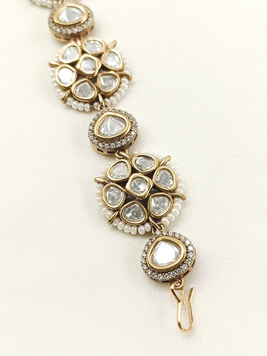 Jigisha White Kundan Sheeshpatti