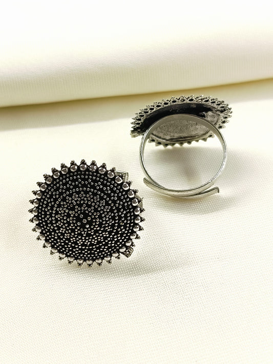 Seeta Silver Oxidized Round Toe Ring Pair
