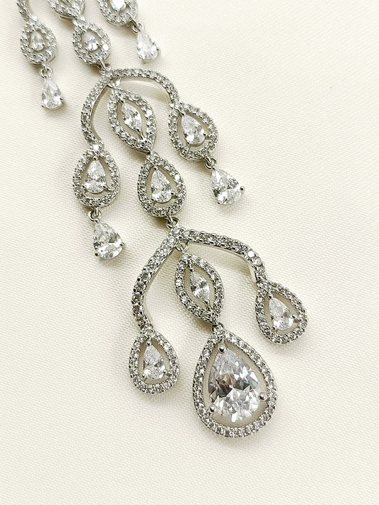 Enakshi White American Diamond Teeka