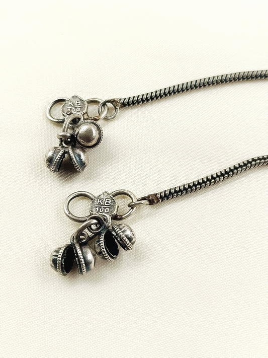 Yagvi Oxidized Silver Anklet Pair