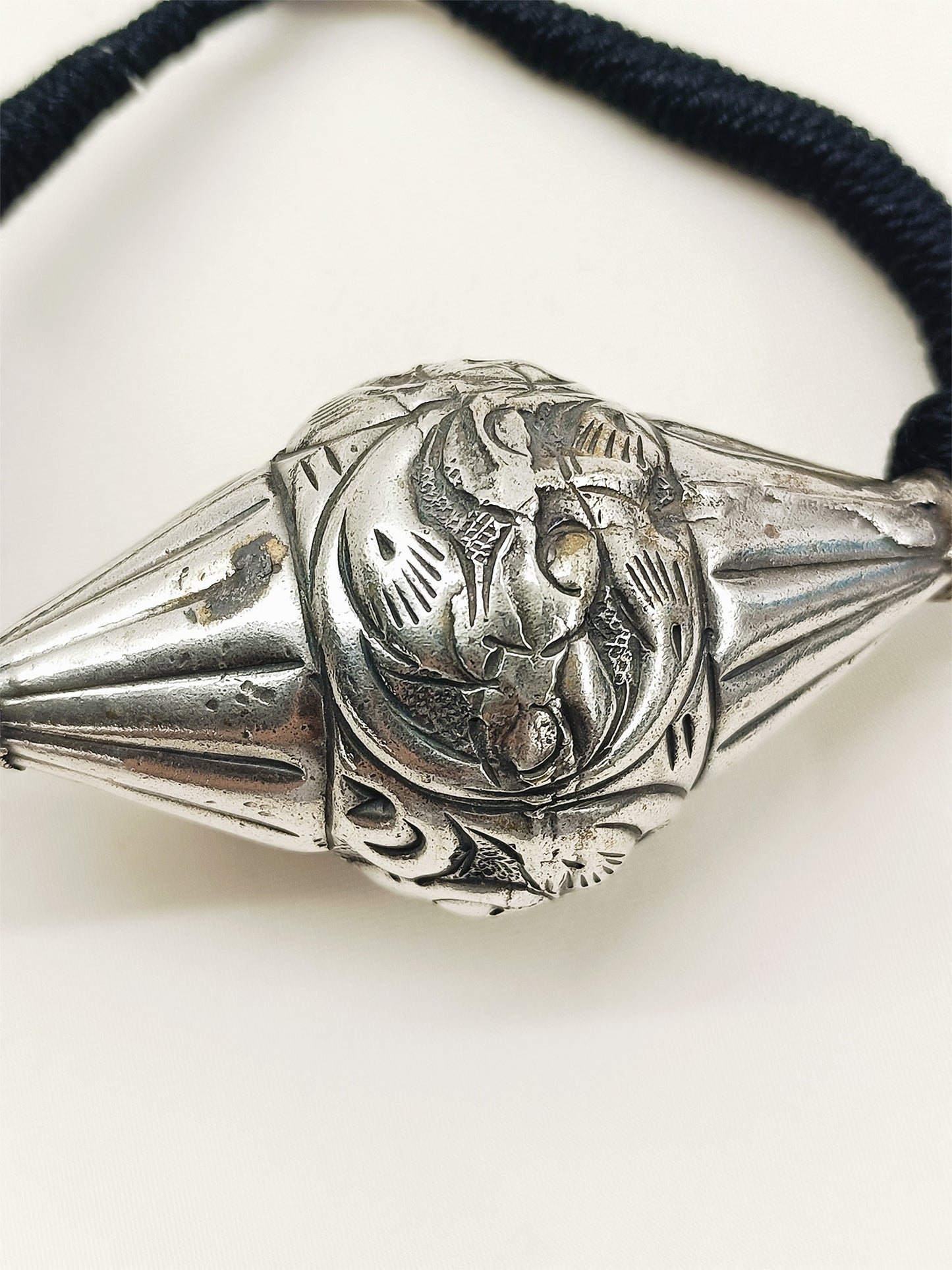 Mangala Black Men's Neckpiece