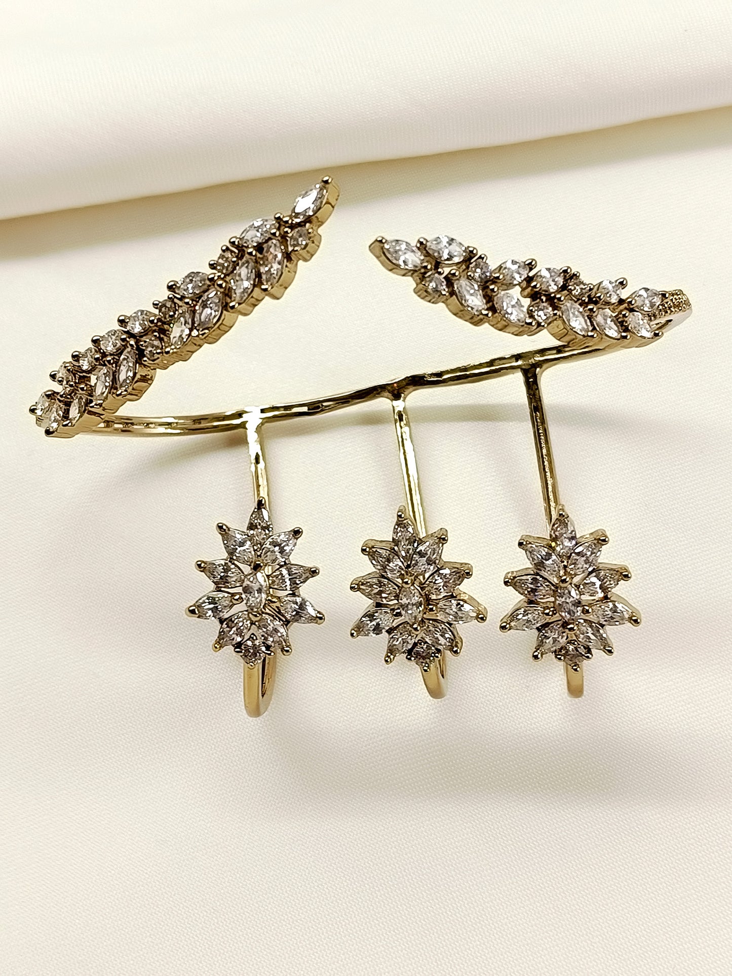 Aahana White American Diamond Palm Bracelet