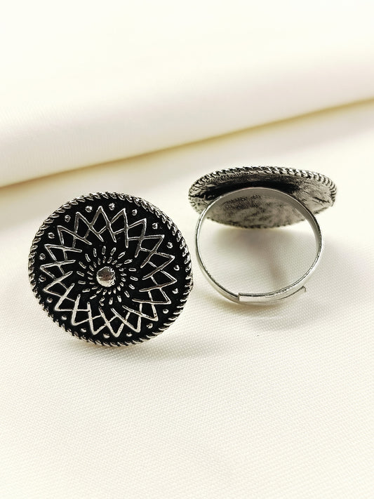 Nainika Silver Oxidized Star Mandala Toe Ring Pair