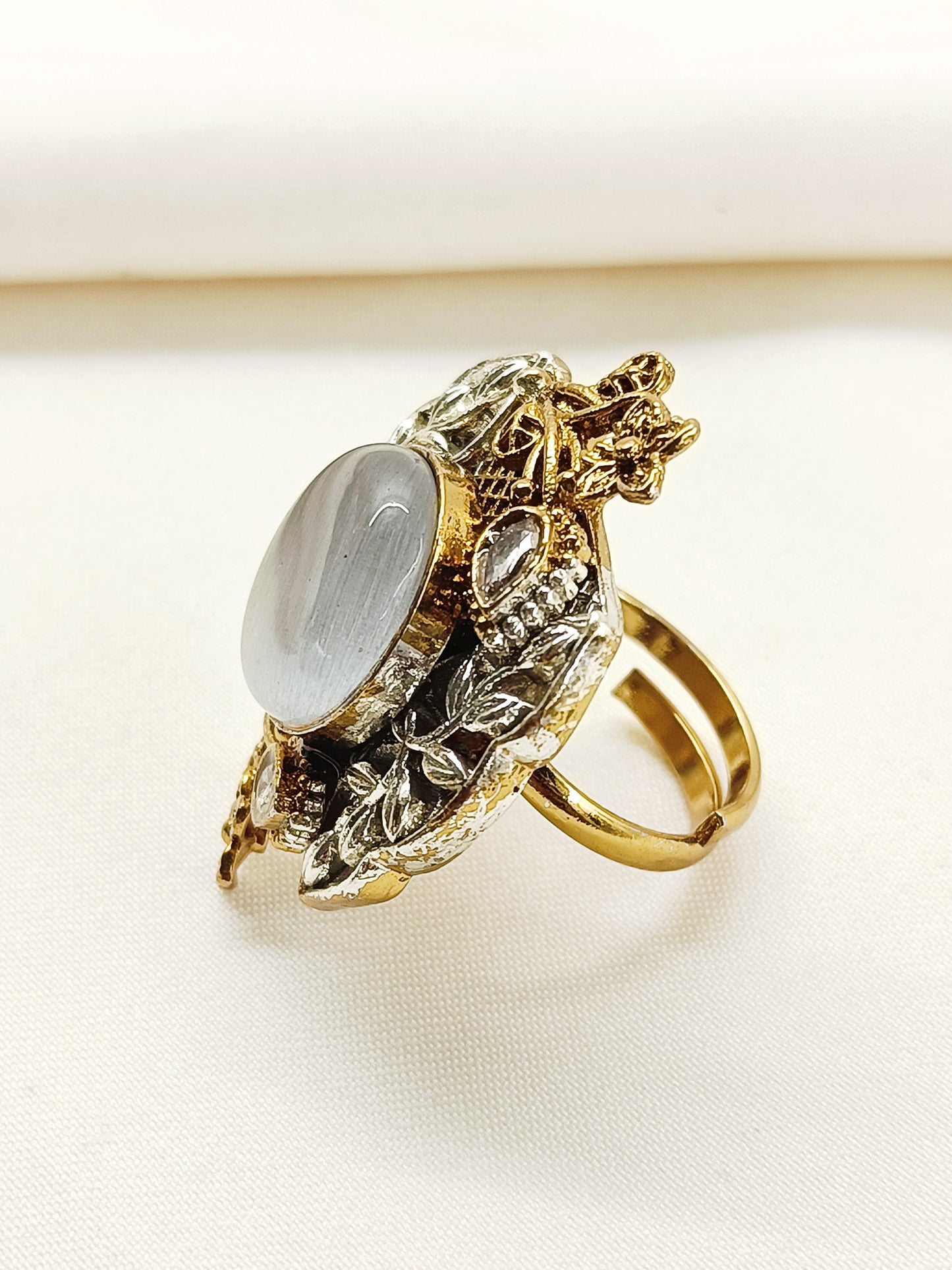 Apayajita Grey Oxidized Finger Ring
