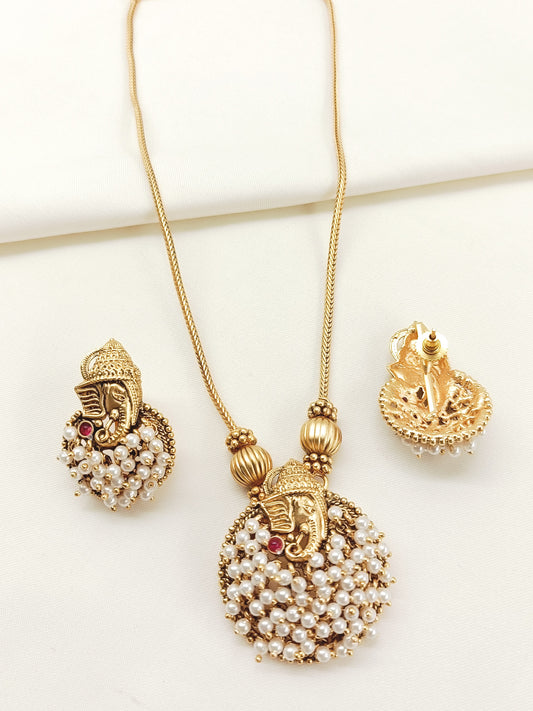 Draupadi White Pearl Antique Pendant Set