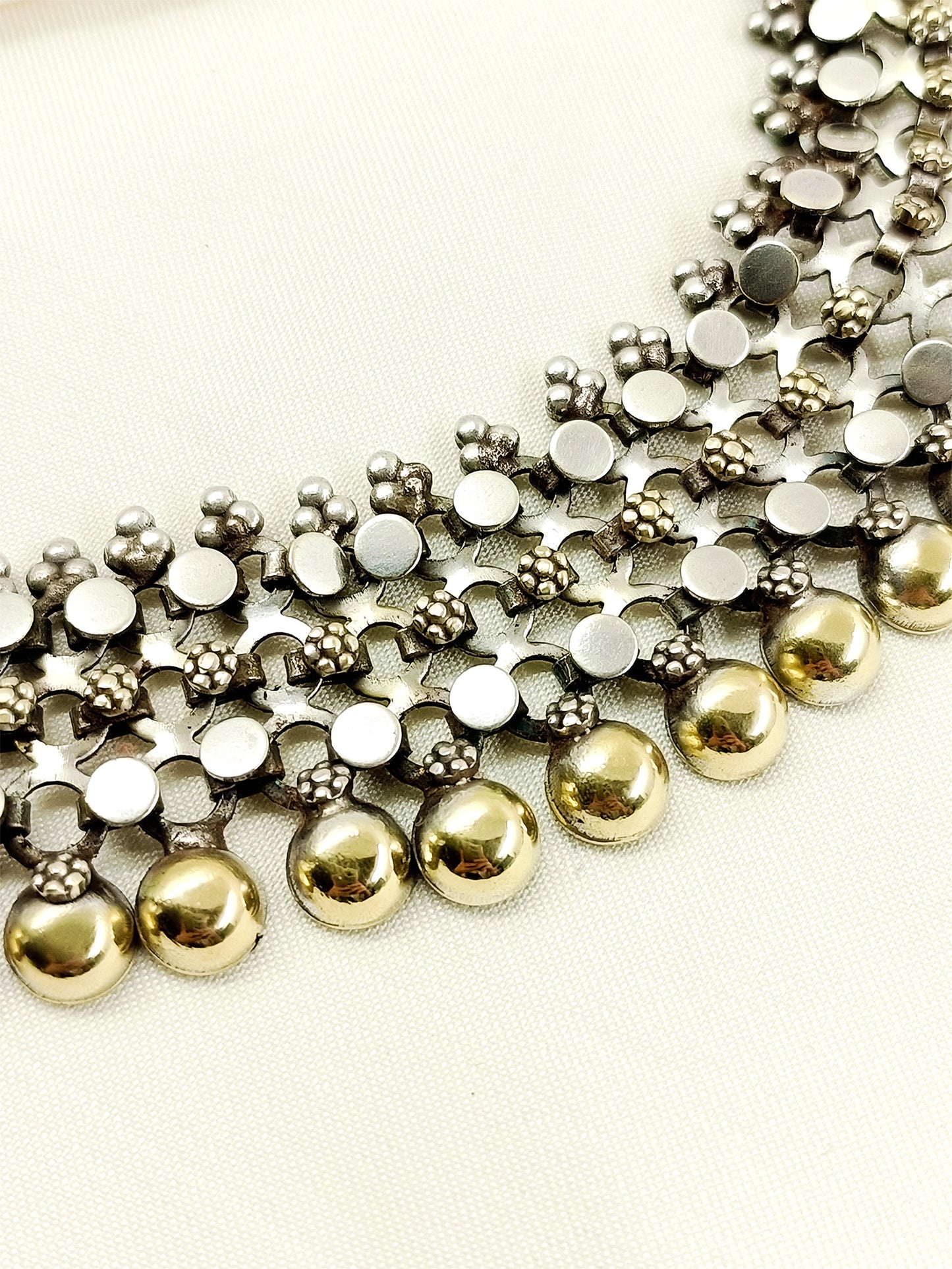 Driti Plain Oxidized Neckpiece